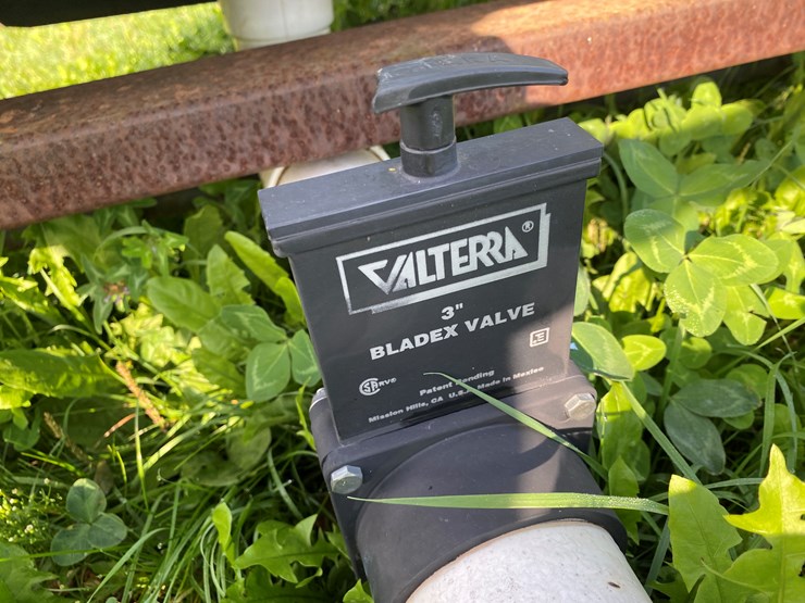 #1637-•-polly-port-a-potty-image-10