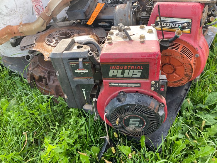 #1666-•-(5)-small-engines-&-various-parts-image-7