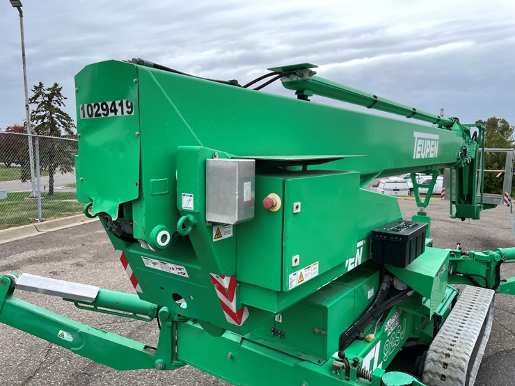#5501-•-2017-teupen-tl92sj-track-drive-aerial-work-platform-image-30