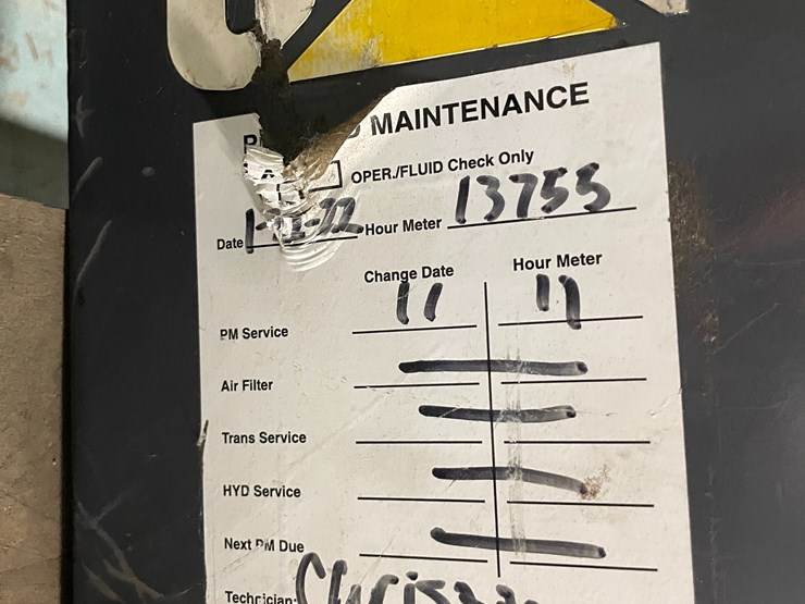 #7240-•-caterpillar-forklift-mast-image-13