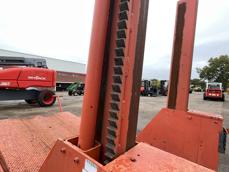 #5513-•-handling-specialty-forklift-lift-image-17