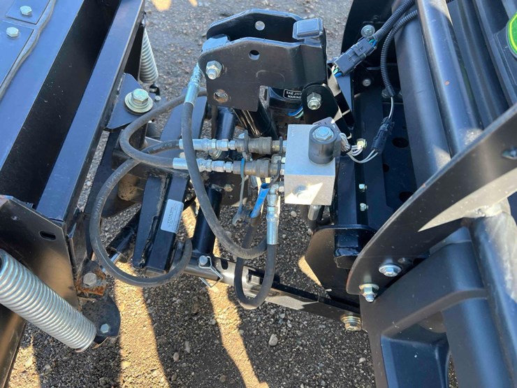 2013-john-deere-gator-image-9