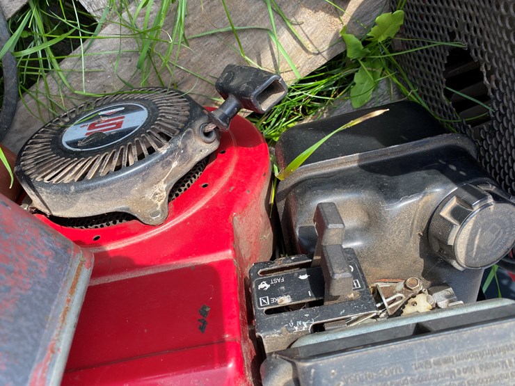 #1667-•-(4)-small-engines-&-gas-powered-pump-image-10