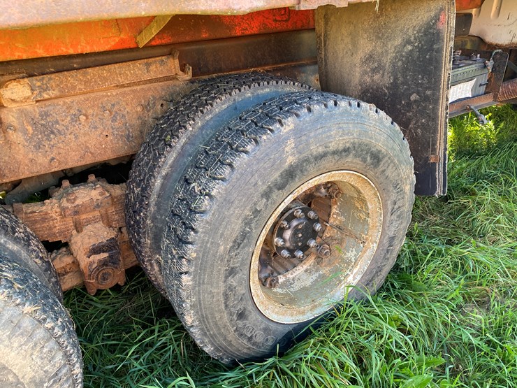 1982-international-dt466-image-33