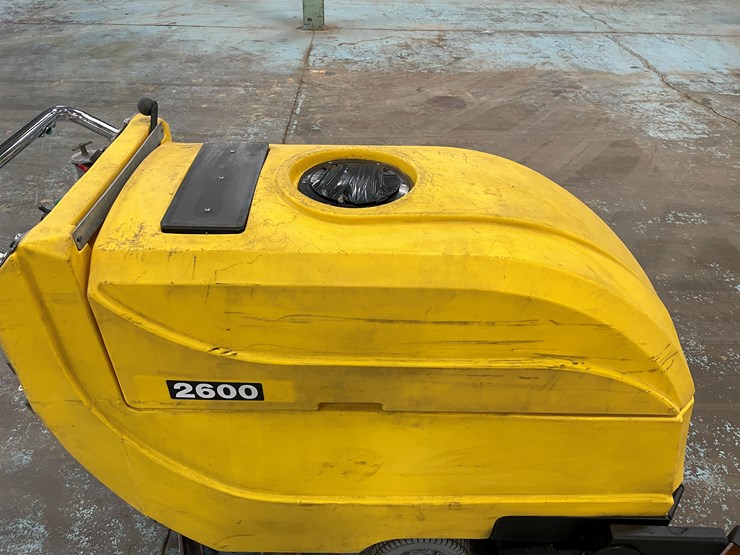 #5567-•-tomcat-2600-electric-floor-scrubber-image-23