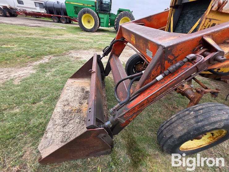 1965-minneapolis-moline-m670-image-13