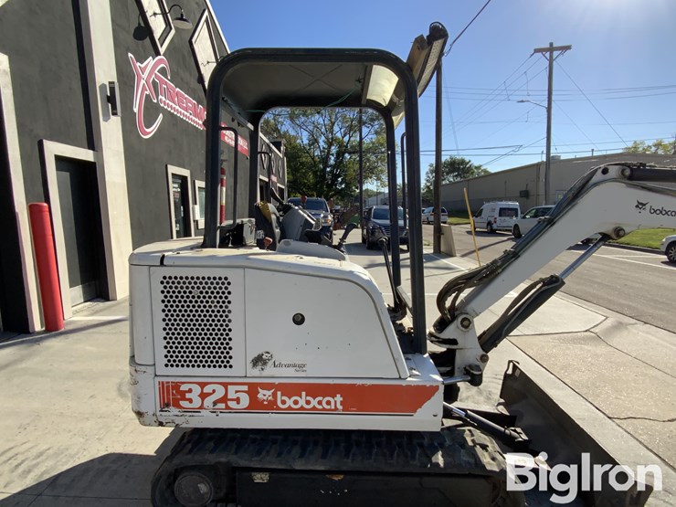 2000-bobcat-325-image-13