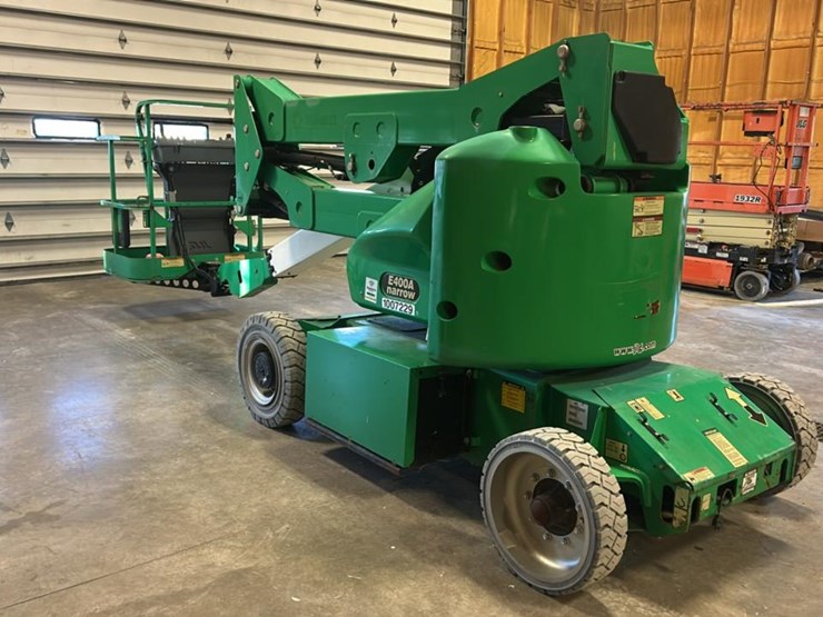 2017-jlg-e400a-image-9