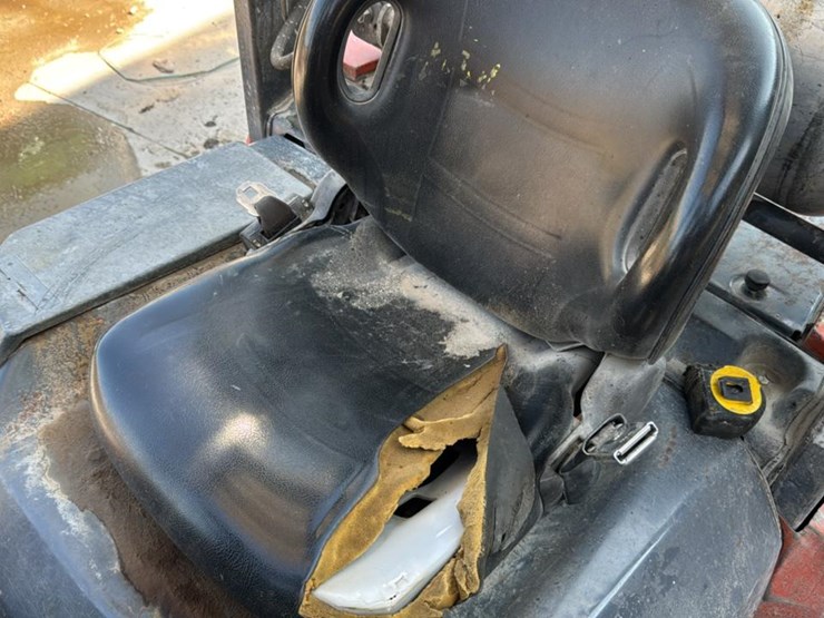 2002-toyota-7fgu35-image-28