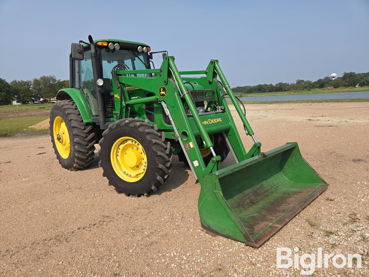 2007-john-deere-7330-premium-image-3