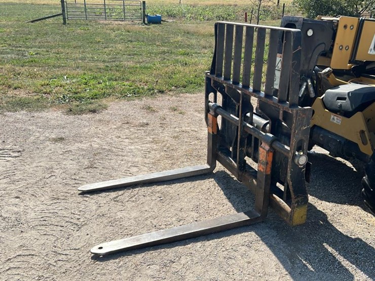 #102-•-2015-cat-th225c-telehandler-image-37