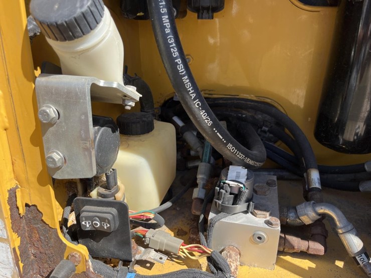 john-deere-1050-image-39