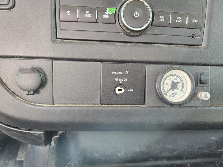 #5013-•-2015-chevrolet-4500-box-truck-image-70