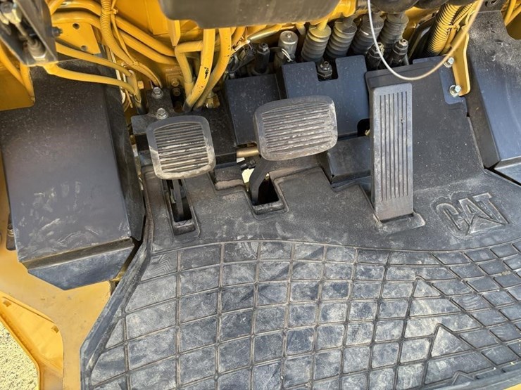 caterpillar-gc35k-image-24