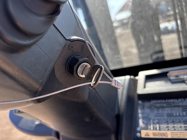 2018-toyota-8fdu30-image-21