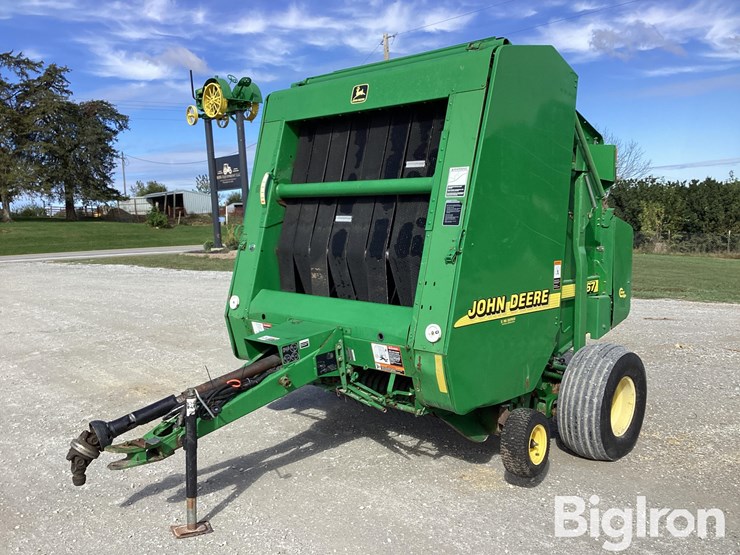 2001-john-deere-567-image-1