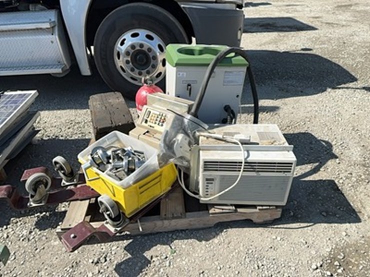 lot#--miscellaneous-items-image-3