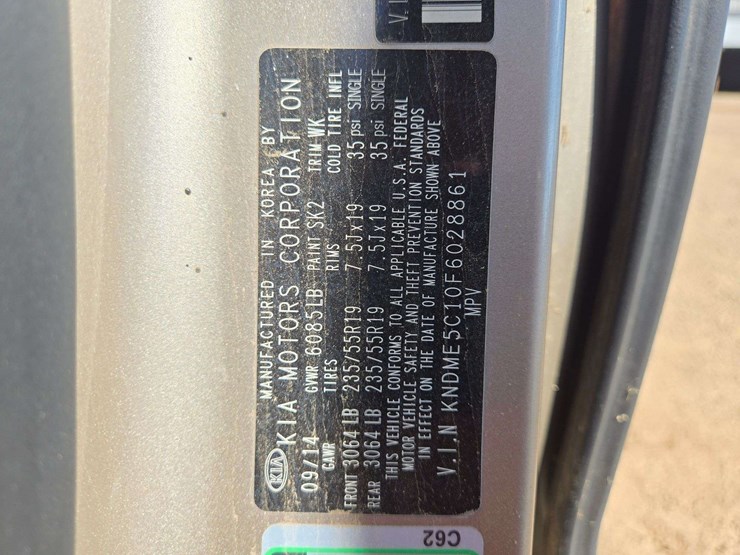 2015-kia-sedona-image-24