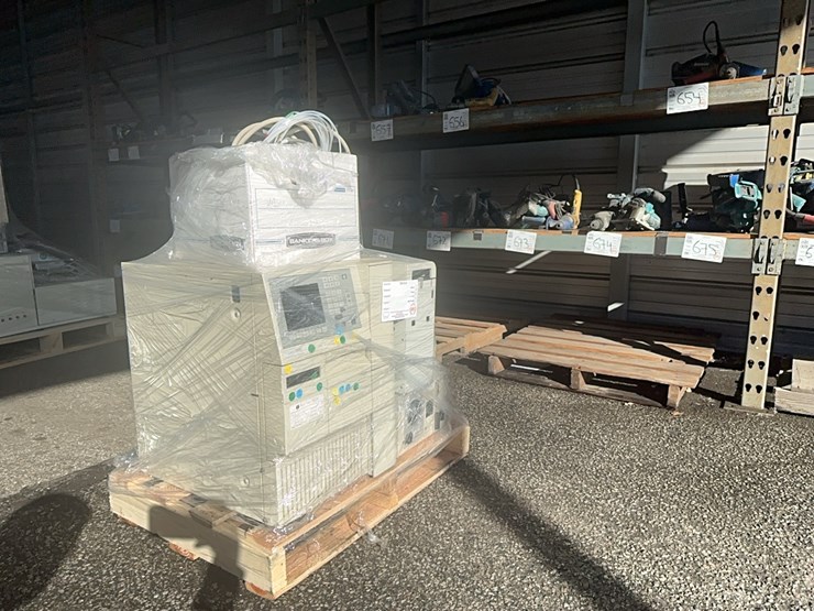 lot#--pallet-of-waters-2996-pda-detector-with-hplc-modules-&-waters-2690-separation-module-image-1
