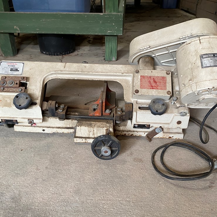 #64 • #172 • Central Machinery, Heavy Duty Metal Cutting Bandsaw with 1 HP motor