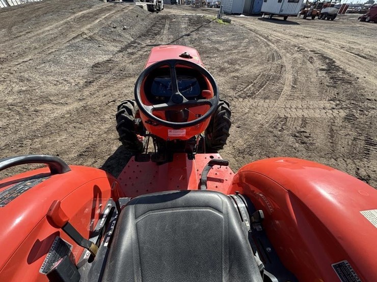 2021-kubota-l4701d-image-21