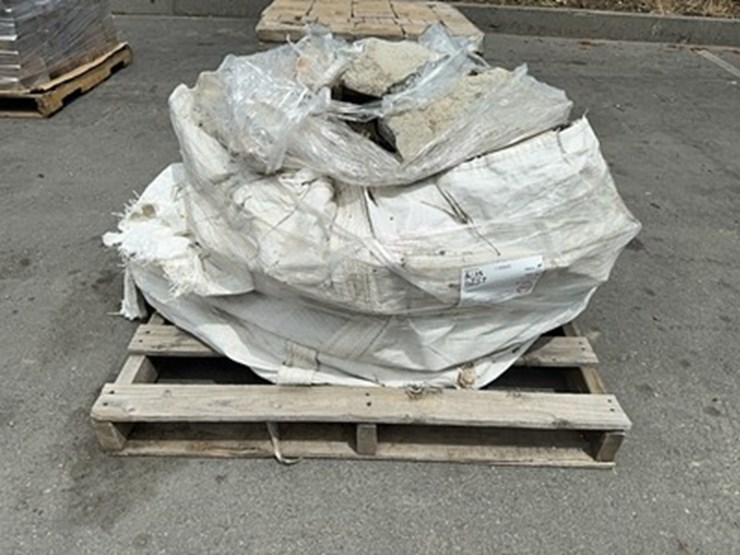 lot#--pallet-of-wall-stone-image-1