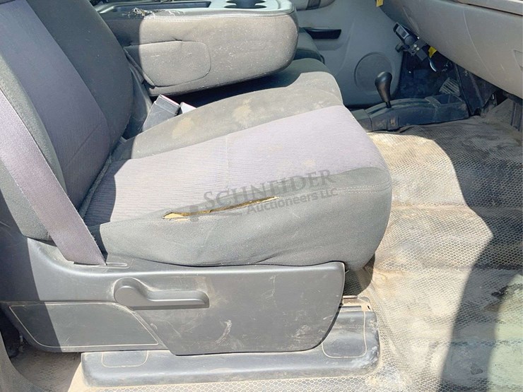 2012-chevrolet-3500-image-38