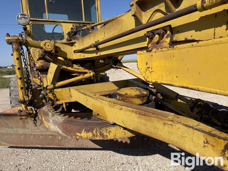 caterpillar-12-image-18