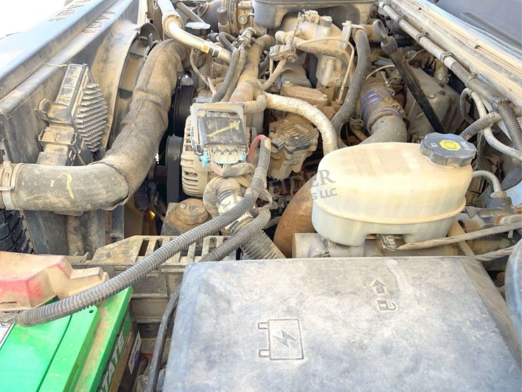 2012-chevrolet-3500-image-32