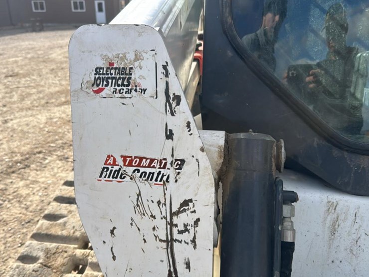 2020-bobcat-t870-image-49