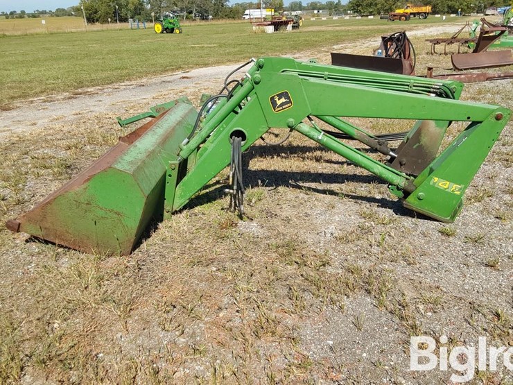john-deere-148-image-8