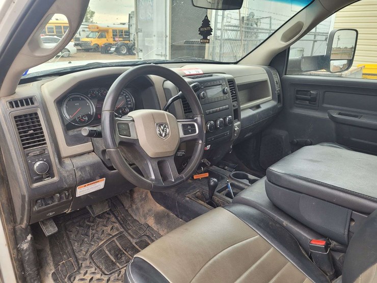 2011-ram-4500-slt-image-12