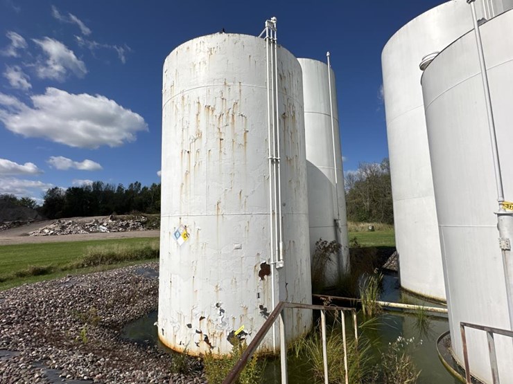 #3121-•-approx-16'x11'-fuel-tank-image-2