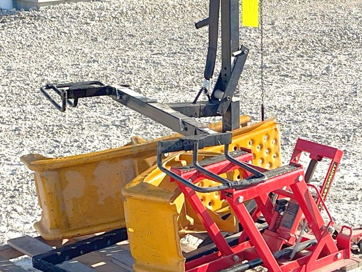 mower-lift,-motorcycle-lift-&-car-ramps-image-2