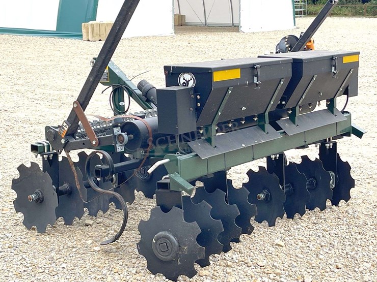 unused-plotmaster-6'-3-pt.-food-plot-disc-seeder,-from-the-estate-of-dr.-ken-buchmann-image-4