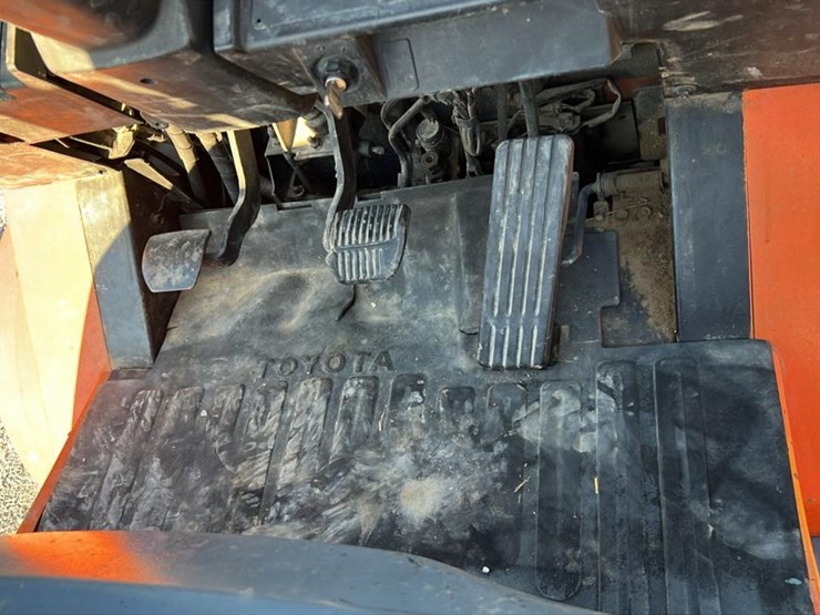 2005-toyota-7fgu25-image-12