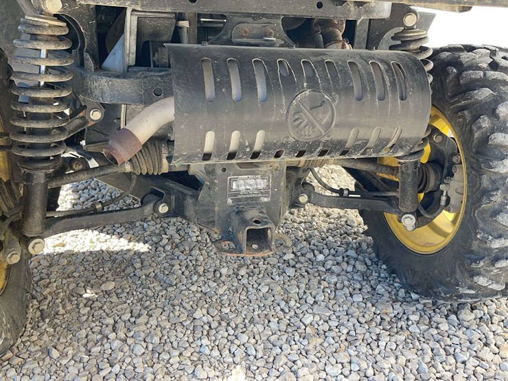 2016-john-deere-gator-image-34