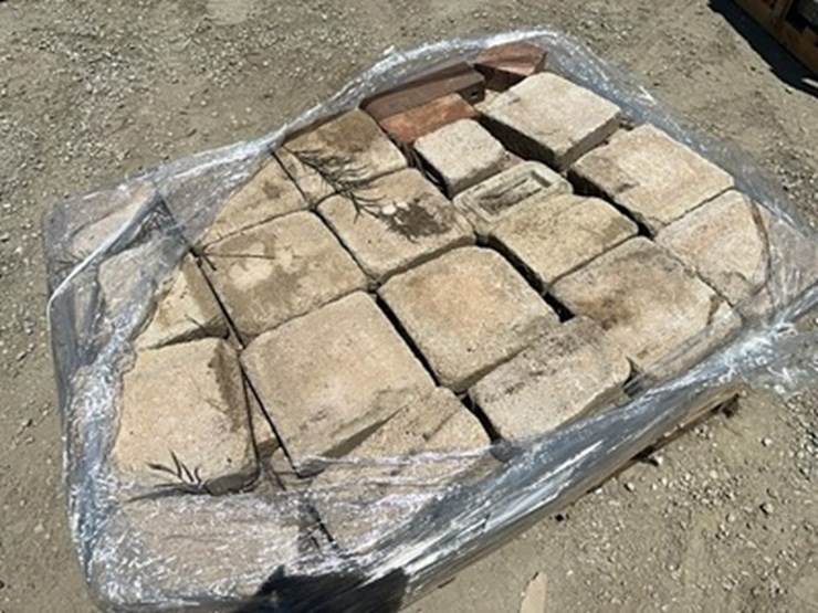 lot#--pallet-of-paver-stones-image-2