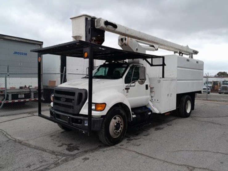 2012-ford-f750-image-2