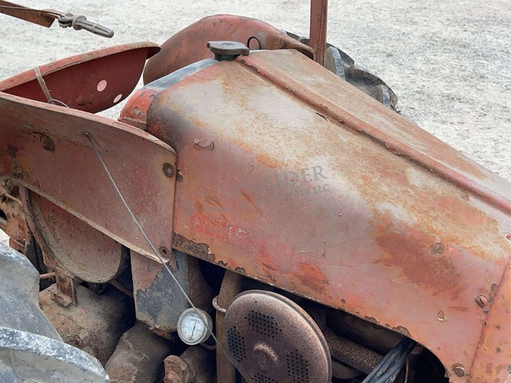 allis-chalmers-model-g-tractor-w/-implements-image-21