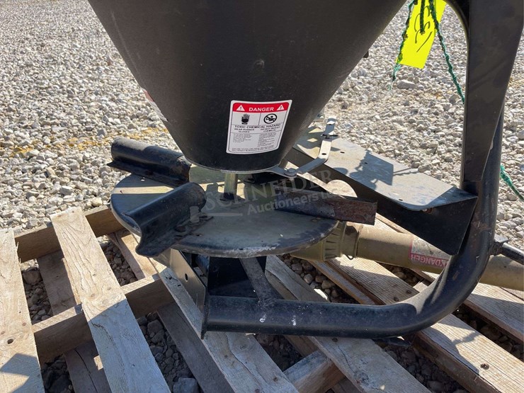 3-pt.-pto-drive-seed-spreader,-from-the-estate-of-dr.-ken-buchmann-image-6