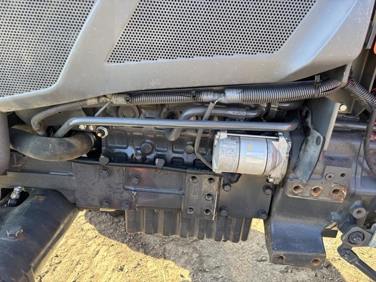 2021-kubota-l4701d-image-32