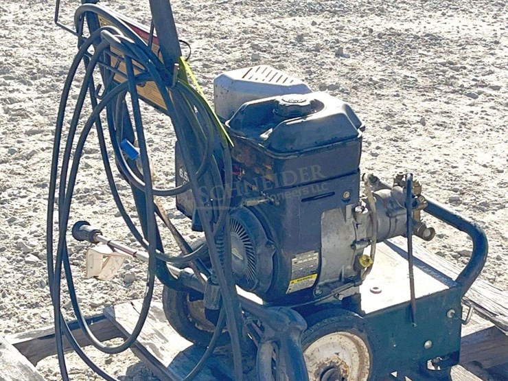 craftsman-2,400-psi-gas-powered-pressure-washer-image-5