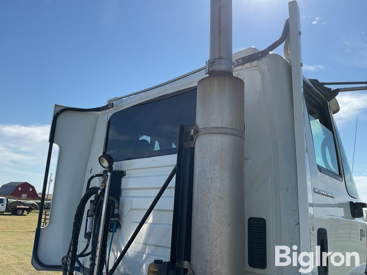 2005-international-8600-image-20