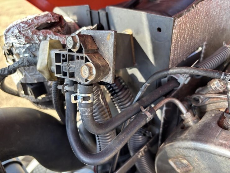 2021-kubota-l4701d-image-44