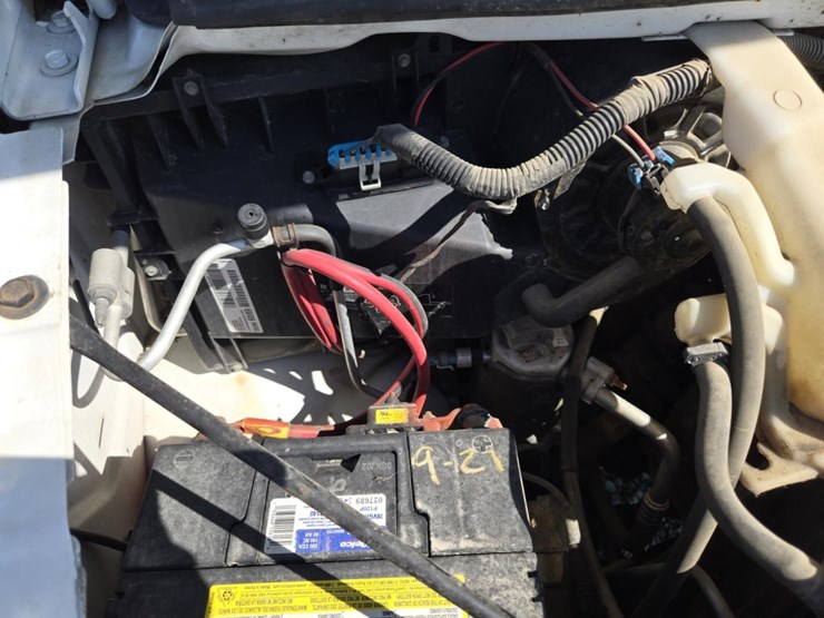 #5013-•-2015-chevrolet-4500-box-truck-image-52