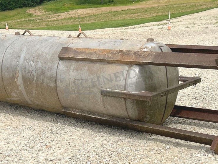 500-gallon-stainless-steel-upright-tank-w/-legs-image-4