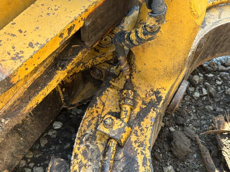 caterpillar-d4h-image-25