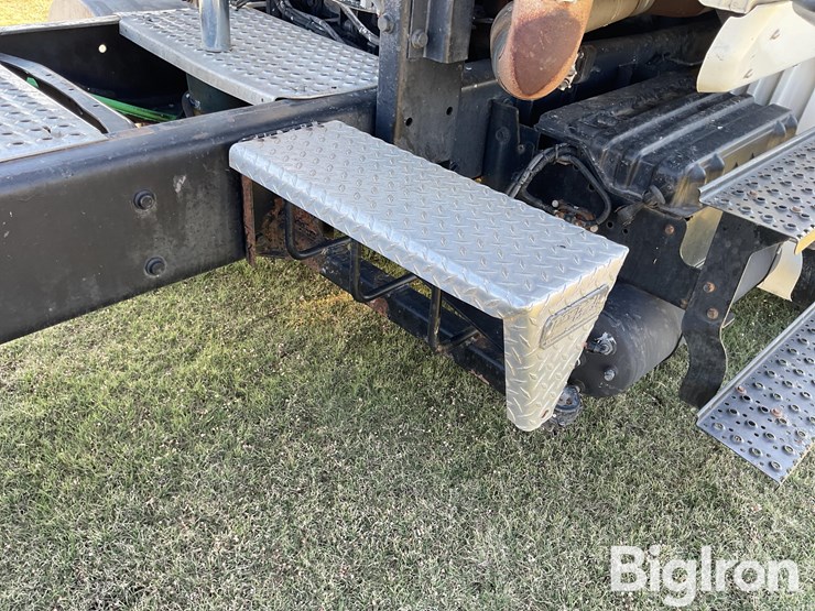 2005-international-8600-image-19