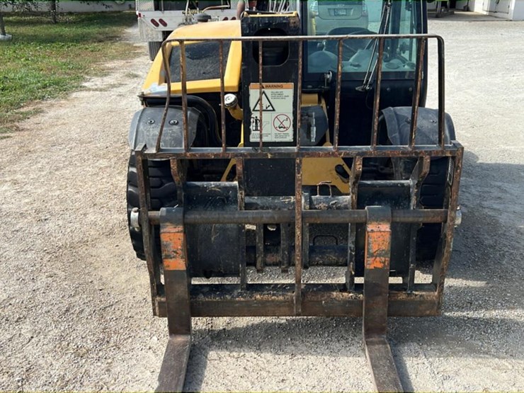 #102-•-2015-cat-th225c-telehandler-image-20